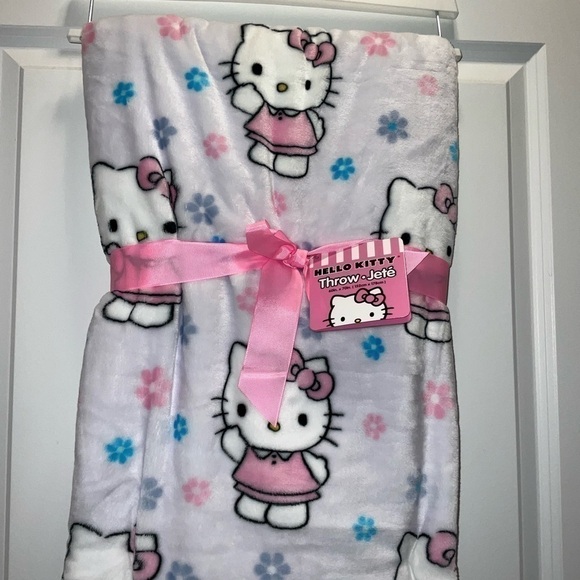 Hello Kitty spring flower blanket - Picture 7 of 10